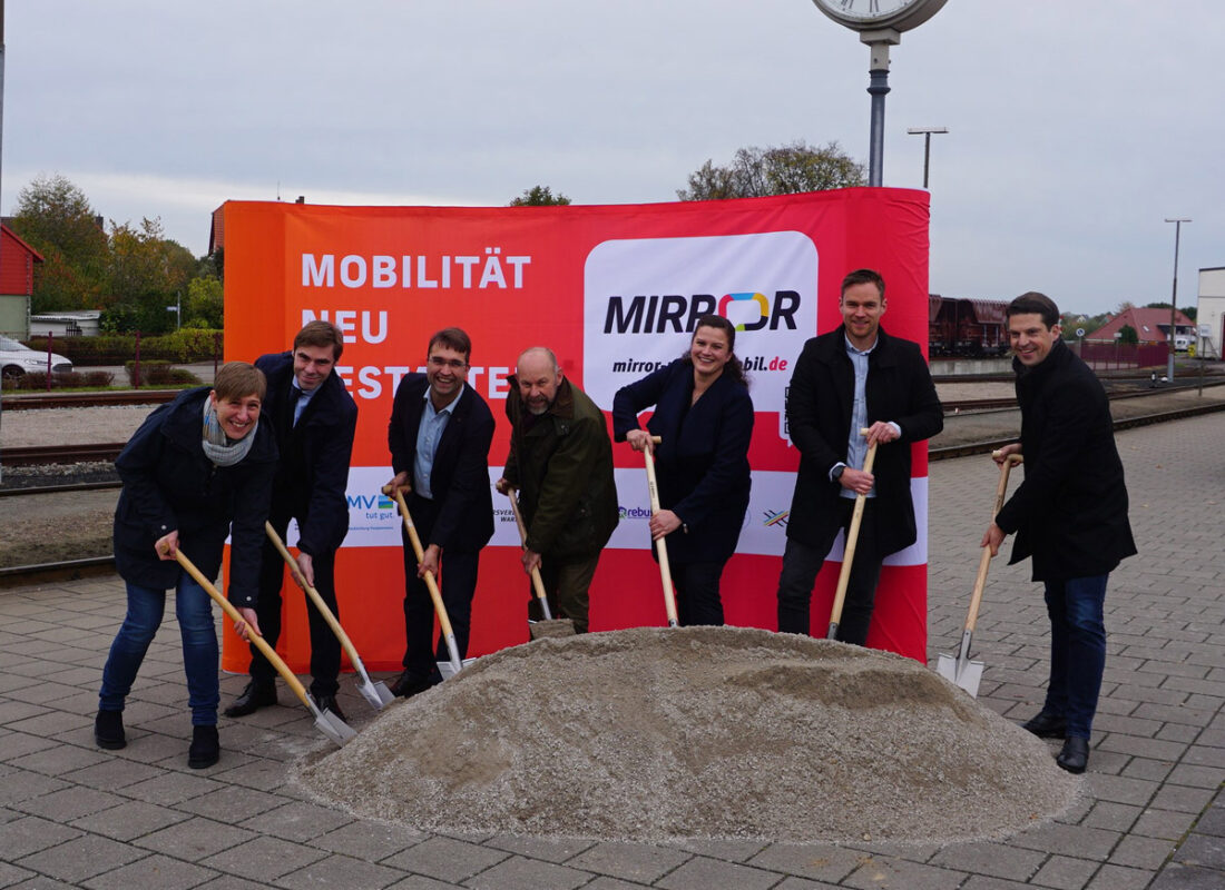 Spatenstich-fuer-Barrierefreiheit-am-Bahnhof-Bad-Doberan-(c)-MBB-Molli-GmbH