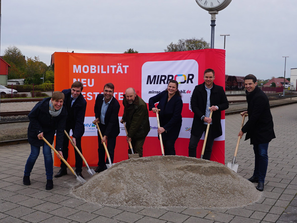 Spatenstich-fuer-Barrierefreiheit-am-Bahnhof-Bad-Doberan-(c)-MBB-Molli-GmbH